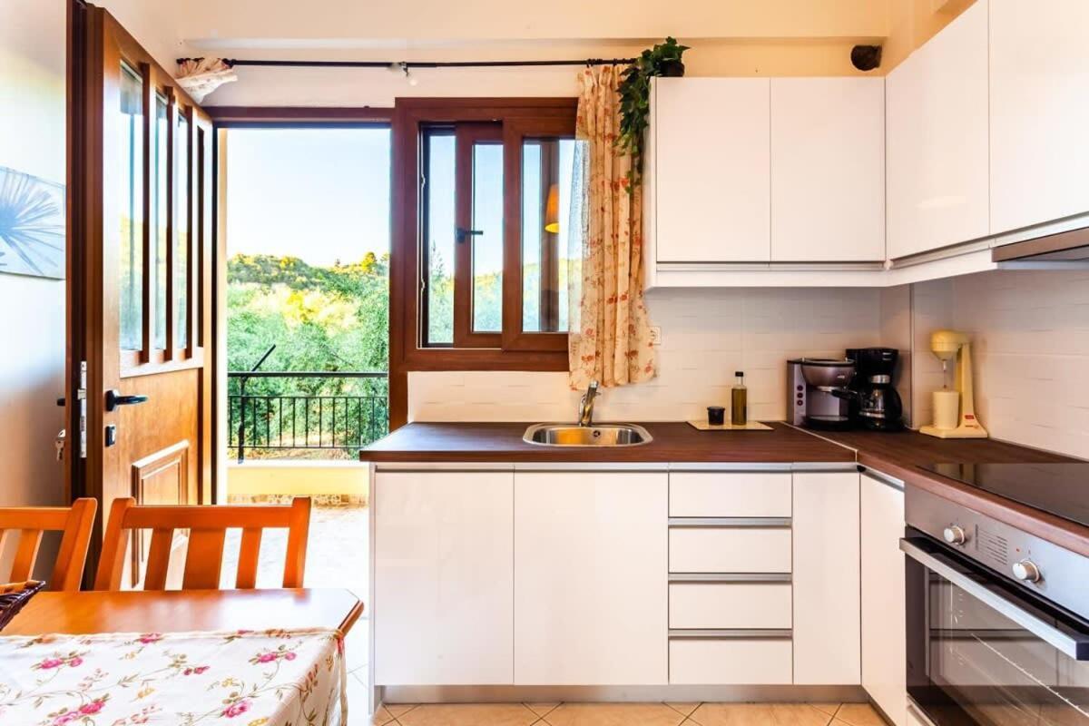 Nelly'S Seaview Retreat - Summer Cozy Getaway Apartment Zacharo Bagian luar foto